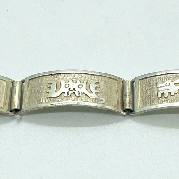 Ecuador Sterling silver story teller bracelet - Picture 7 of 8